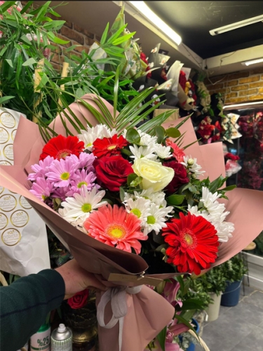 Renkli Mevsim Çiçekleri Buketi